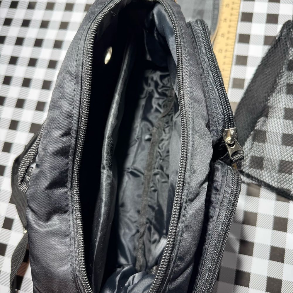 Stylish Black Men's Toiletry Bag